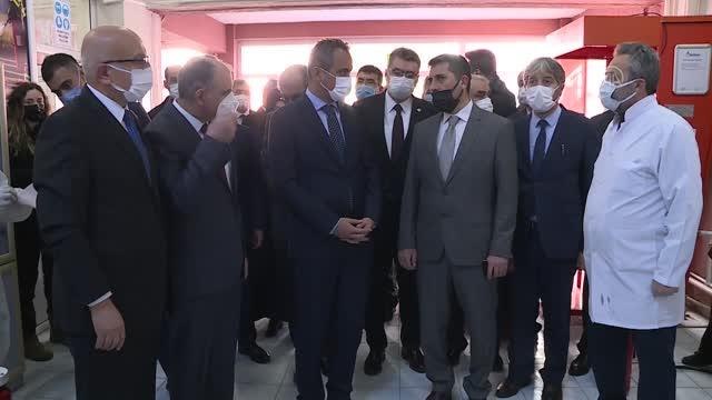 Son dakika haber! Özer: Tüm okullarımızdaki yangın söndürmeyle ilgili tüm ihtiyacı Selçuklu Mesleki ve Teknik Anadolu Lisemizden gidermiş olacağız