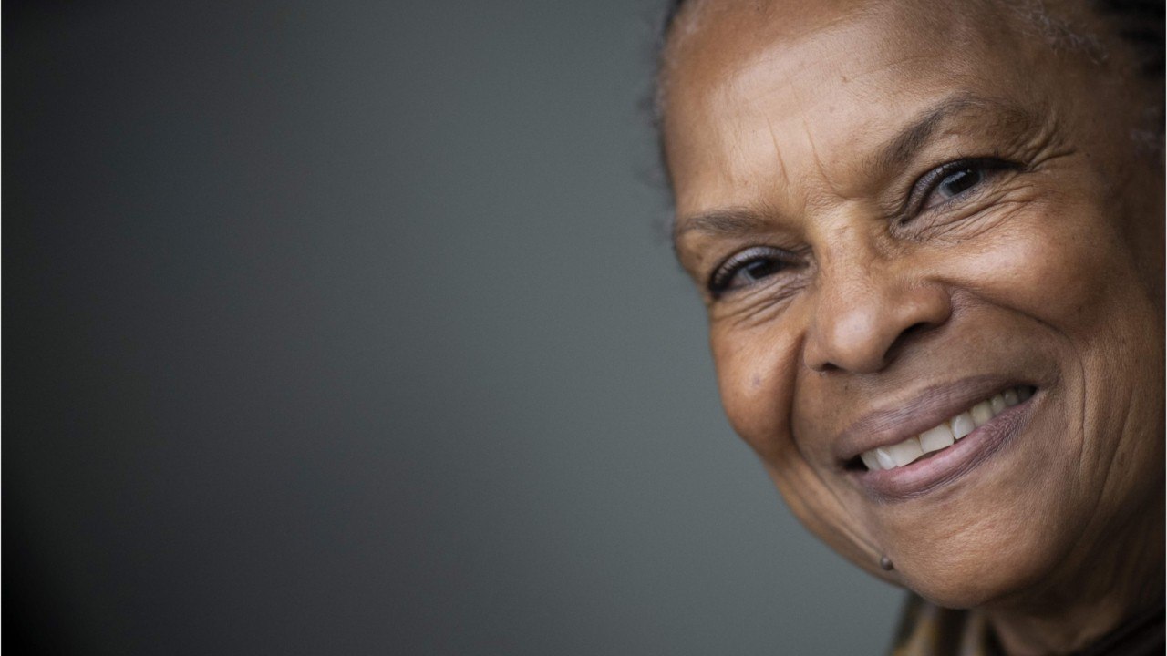 GALA VIDEO - “Elle a éclaté de rire” : la drôle de réaction de Christiane Taubira au SMS de Jean-Luc Mélenchon