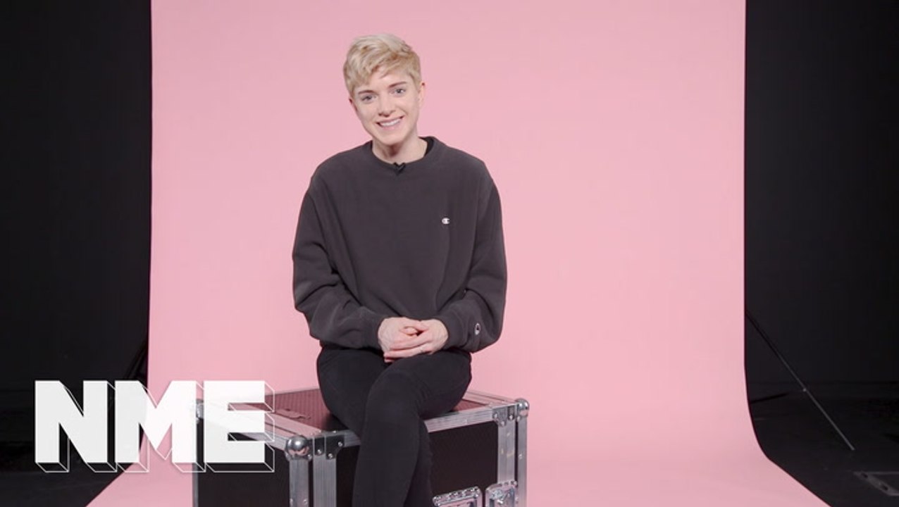 Mae Martin S&t V2