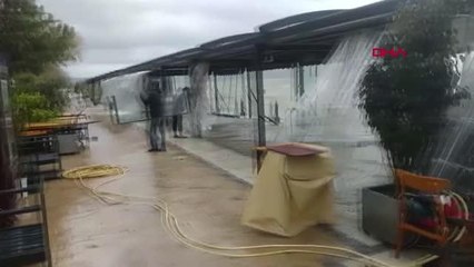 KÖYCEĞİZ GÖLÜ TAŞTI, MASA VE SANDALYELER SULAR ALTINDA KALDI