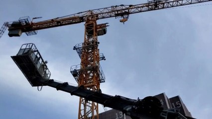 22m 높이 타워크레인에서 의식 잃은 작업자 병원 이송 / YTN