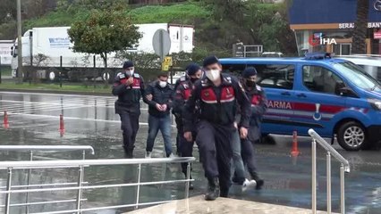 Göçmen kaçakçılığı şüphelileri adliyeye çıkarıldı