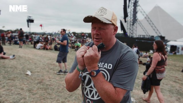 Glastonbury 2017: Radiohead fans dance like Thom Yorke