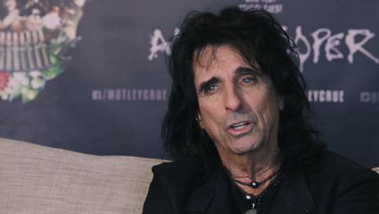 Alice Cooper On Touring With Mötley Crüe And Wh...