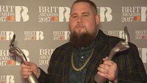 Rag'N'Bone Man Brit Awards 2017 Interview