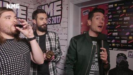 Bastille's Dan Smith fangirls over 'Twin Peaks' @ VO5 NME Awards 2017