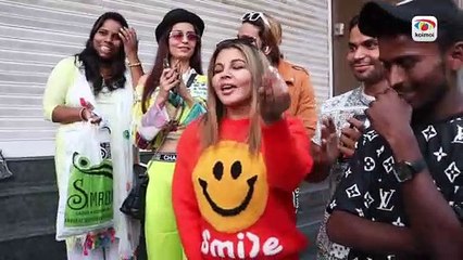 Rakhi Sawant Backs Shah Rukh Khan Over Lata Mangeshkar Funeral Controversy, Says "Namaz Paddne..."