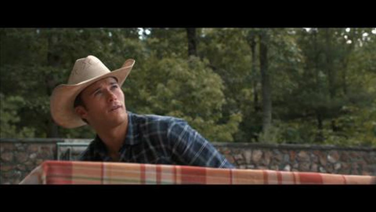 The Longest Ride Featurette - Scene Stealer With Britt Robertson