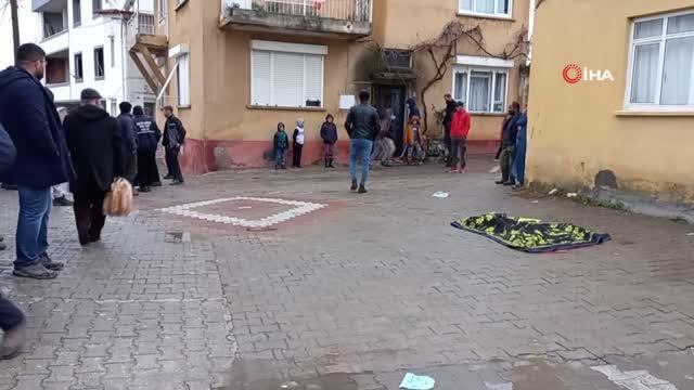 Yaşlı kadın kanal açıcı kamyonun altında kalarak can verdi