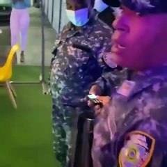 Suspenden oficial manipuló arma de fuego en intervención a discoteca