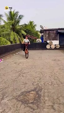 1st Time Tried Bun-Hooping With Cycling ️ #bunhoopingcycling #challengePS - 1st Take Me Hi Video Ban Gaya Mera And I Wanted To Shoot More Takes But Cycle Ka Pandle Hi Toot Gaya Follow me on Moj App - dancingdoll_01