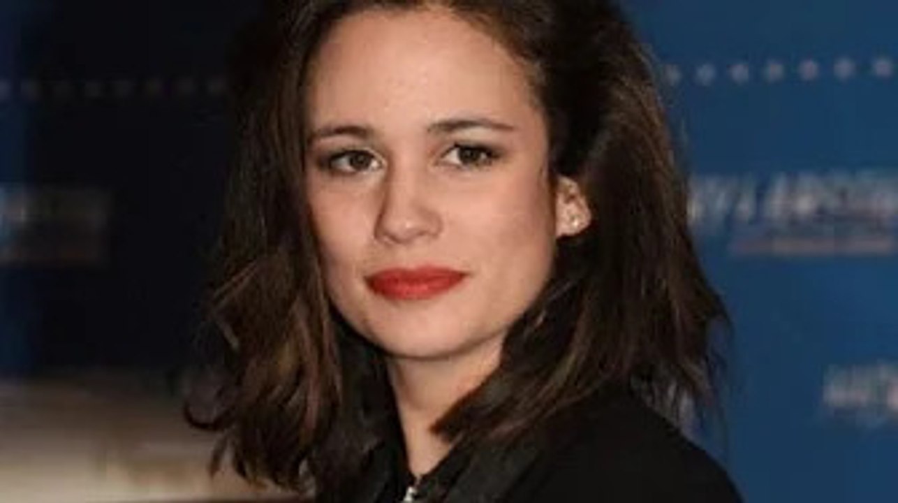 Lucie Lucas ulcérée par Emmanuel Macron, l’ex-star de la série Clem règle ses...