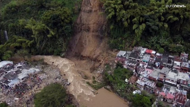 Al menos 14 muertos por un corrimiento de tierra que sepultó varias viviendas en Colombia