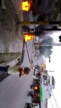 Incendian neumáticos en SFM por altos costos canasta familiar