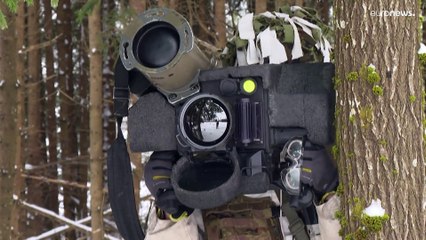 شاهد: تدريبات عسكرية لقوات الناتو في ظروف مناخية قاسية جداً