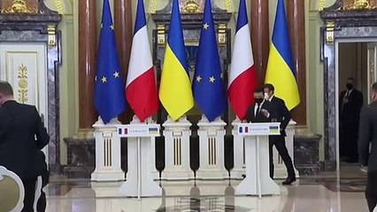 Macron vê 'soluções concretas' para crise com a Rússia sobre a Ucrânia