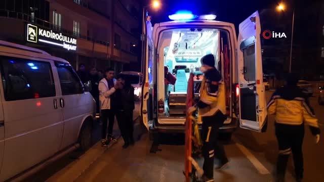 Motosikletin araca çarpma anı araç kamerasına yansıdı