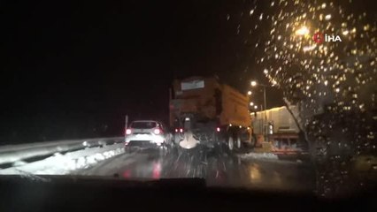 İzmir'in yüksek kesimlerinde kar yağışı etkili oldu