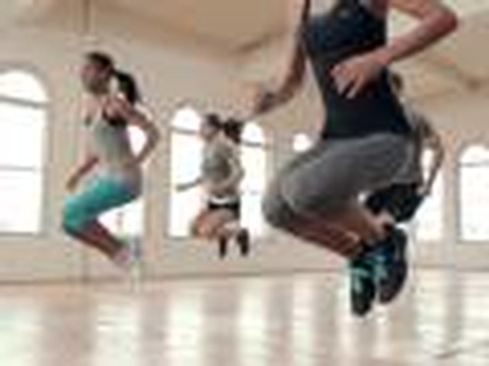 Nike+ Kinect Training: Nike+ Kinect Training - Behin...