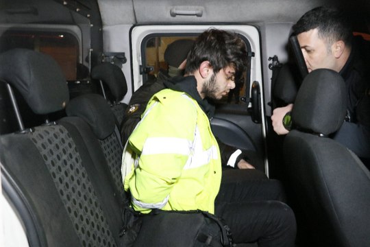 Sokak ortasında tartıştığı şahsı silahla vurdu, kaçmaya çalışırken yakalandı