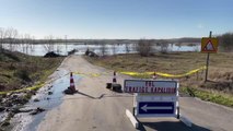 KIRKLARELİ - Ergene Nehri taştı, Lüleburgaz'da köy yolu ulaşıma kapandı