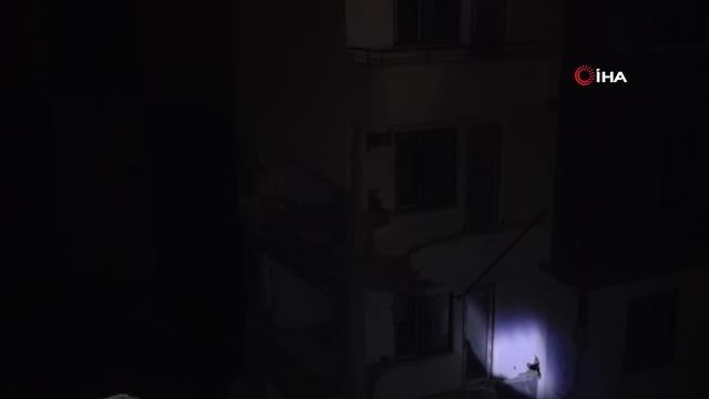 İstinat duvarı çöktü, inşaat halindeki bina zarar gördü