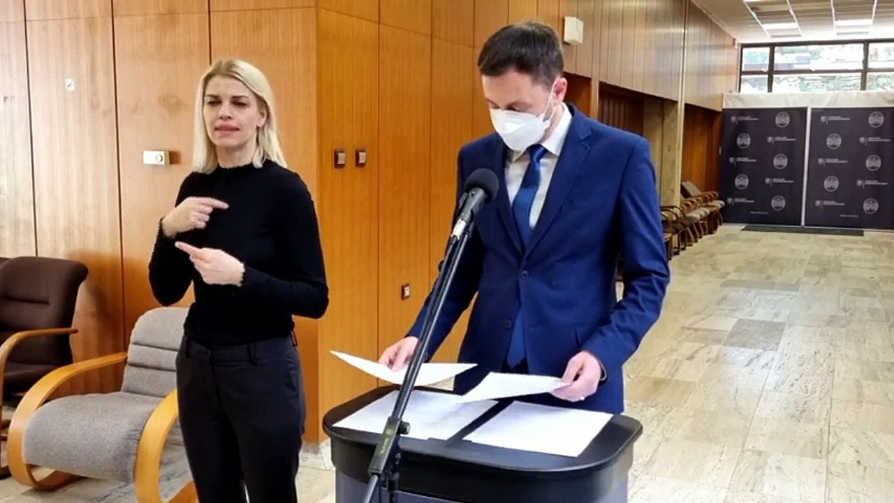 ZÁZNAM: Premiér verí, že parlament schváli obrannú dohodu s USA