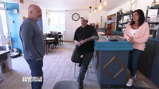 Philippe Etchebest vient en aide à Vincent, patron du Kerado , dans Cauchemar en cuisine sur M6.