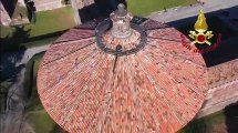 Il drone sul Castello Sforzesco: così i vigili del fuoco contano i danni del vento a Milano