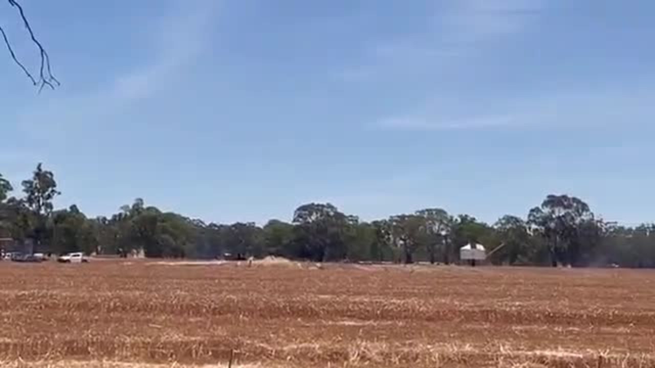 Firefighters on scene at the 15ha Bealiba fire | December 2021 | Bendigo Advertiser