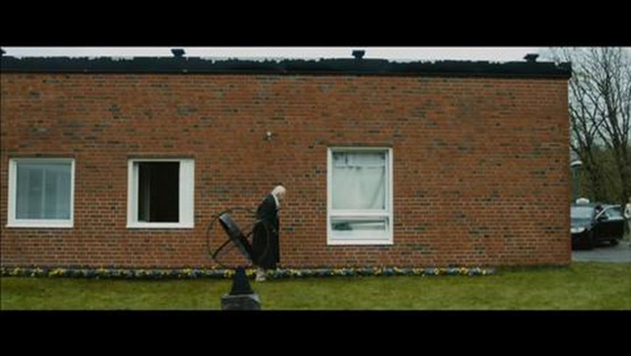 The 100-Year-Old Man Who Climbed Out The Window And Disappeared - Trailer