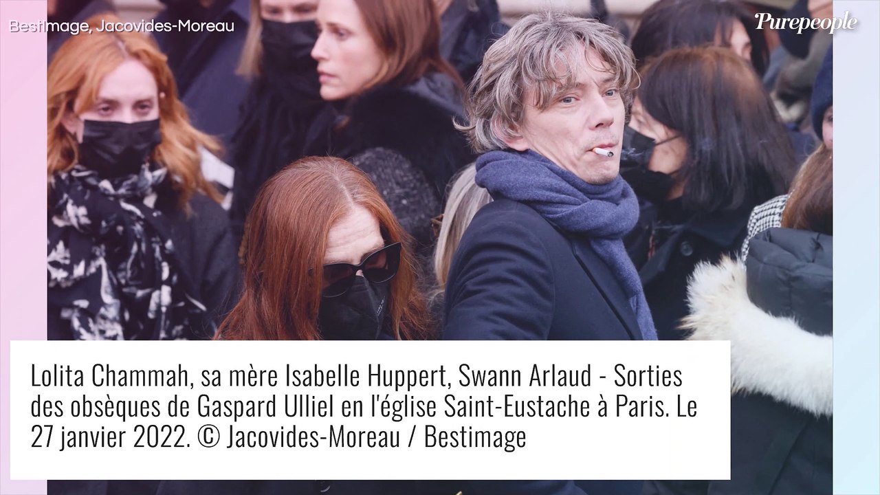 Swann Arlaud obligé de faire des photos de lui nu... chez sa mère ! L'acteur s'explique