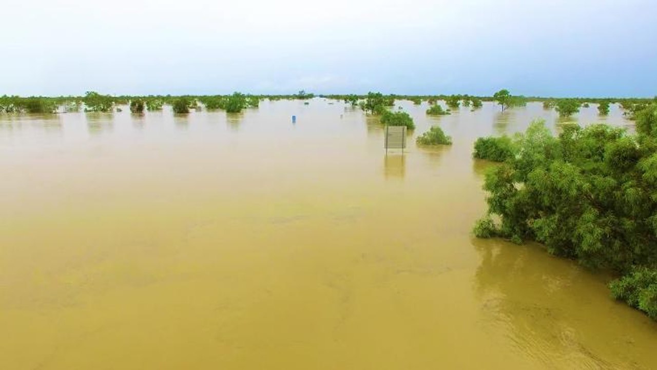 Queensland Country Life Winton flooding 2