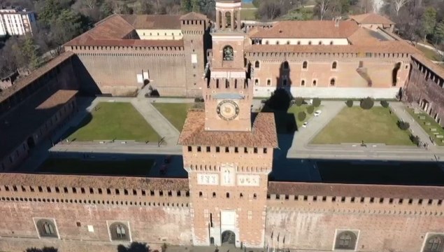 Milano - Vento forte, verifiche con drone al Castello Sforzesco (09.02.22)
