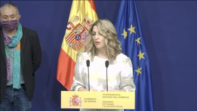 Gobierno y sindicatos acuerdan un salario mínimo de 1.000 euros