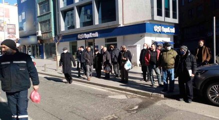 Aracın aynasının çarptığı yaşlı adam yaralandı