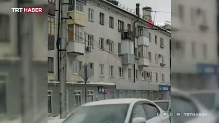 Rusya'da anne ve bebeğinin üzerine buz sarkıtı düştü