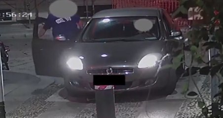 Milano - Rubano una Porsche davanti ai passanti (09.02.22)
