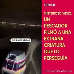 Un pescador filmó a una extraña criatura marina que lo perseguía