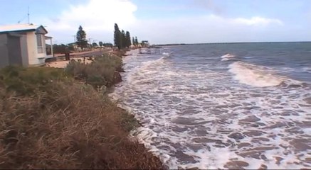 High tide at Smoky Bay