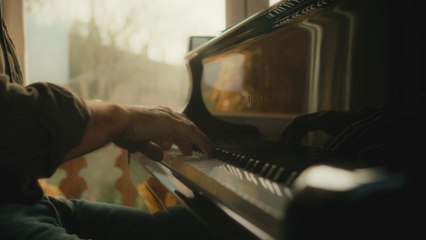 Ludovico Einaudi - Almost June