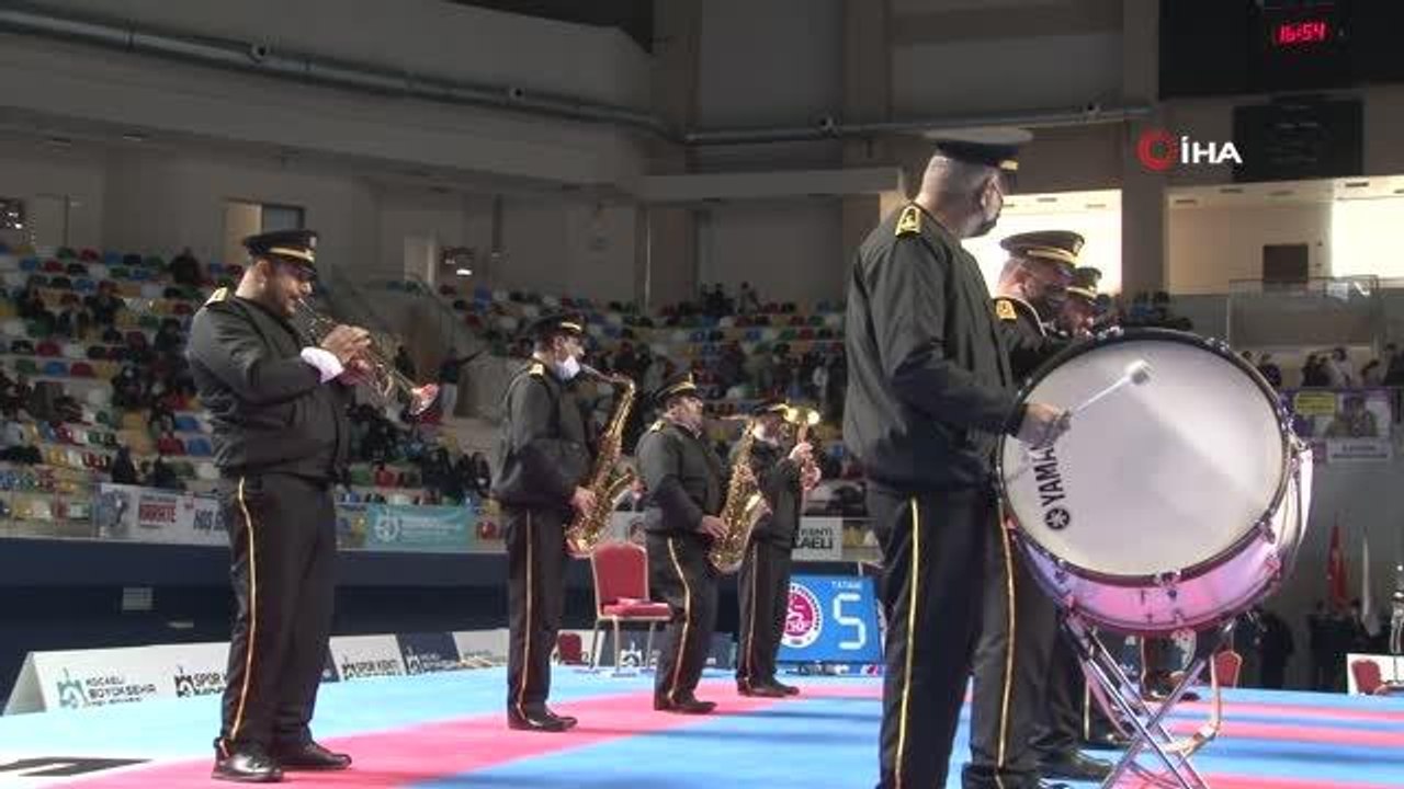 Bu ailenin her ferdi karateci