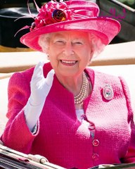 سيدهشك: مصير إطلالات الملكة إليزابيث التي لا ترتديها مرة أخرى