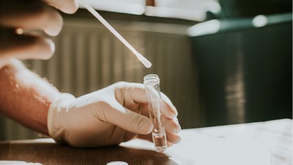 Testé positif au Covid 78 fois, il est isolé depuis 14 mois