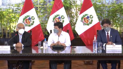 Pedro Castillo niega un "gabinete en la sombra" en Perú y cuestiona a opositores