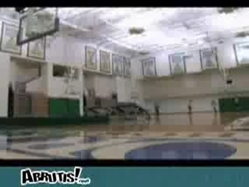 Dunk_crash.wmv