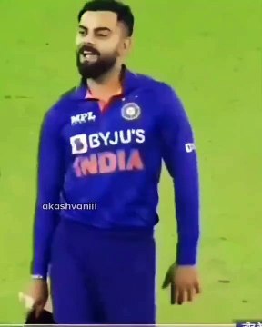 மைதானத்தில் நடனமாடிய கோலி..!! கிண்டல் அடித்த ரோகித் சர்மா..!! ரசிகர்களை கவர்ந்த வீடியோ இதோ..!!