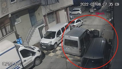 Bağcılar'da tesisatçının aracındaki malzemeleri çaldılar