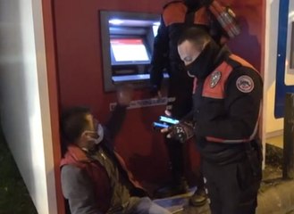 Dolandırıcılara 91 bin TL kaptırdı, 5 bin TL daha yollamasına polis engel oldu