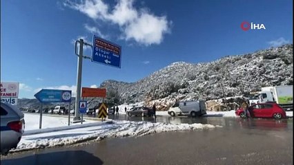Antalya-Konya karayolu tüm araç trafiğine kapatıldı